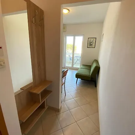 In With Terrace, Air Conditioning, Wifi, Washing Machine Apartman