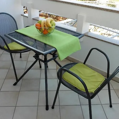 Apartman In With Terrace, Air Conditioning, Wifi, Washing Machine *