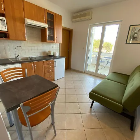 In With Terrace, Air Conditioning, Wifi, Washing Machine *