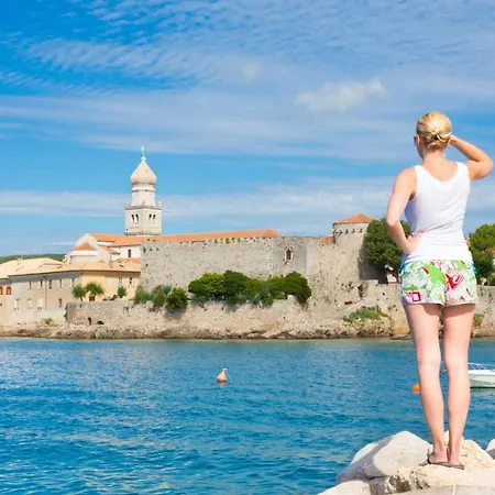 In With Terrace, Air Conditioning, Wifi, Washing Machine Punat