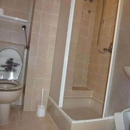 In With Terrace, Air Conditioning, Wifi, Washing Machine *