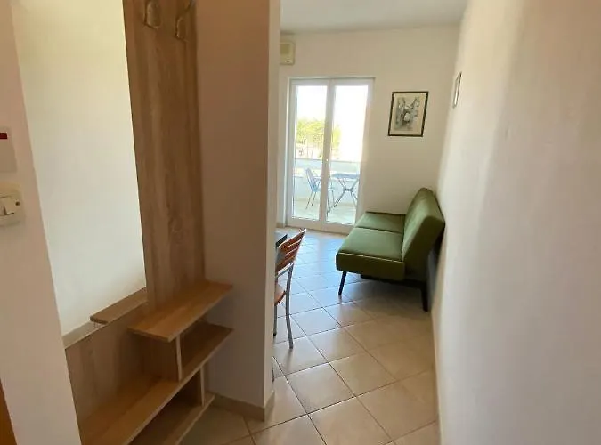 In With Terrace, Air Conditioning, Wifi, Washing Machine Apartment