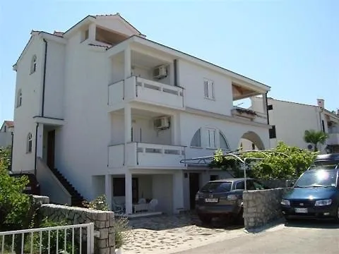 In With Terrace, Air Conditioning, Wifi, Washing Machine * Punat