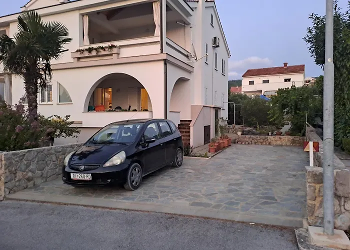 In With Terrace, Air Conditioning, Wifi, Washing Machine Apartment *