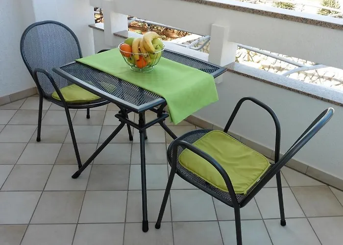 Appartement In With Terrace, Air Conditioning, Wifi, Washing Machine *