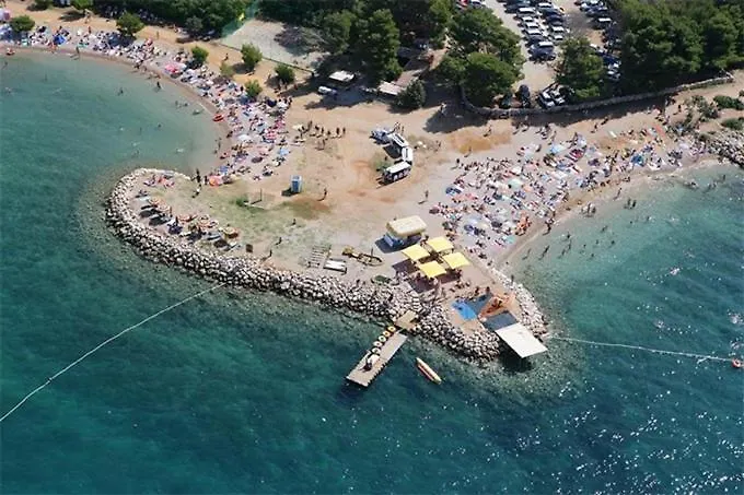 Appartement In With Terrace, Air Conditioning, Wifi, Washing Machine Punat